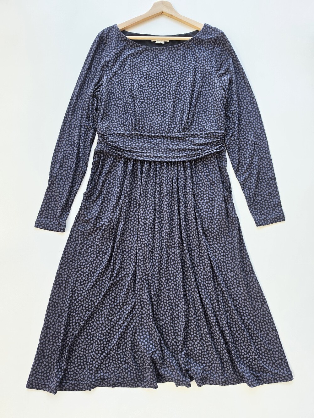 Boden Abigail Black‎ And Grey Leaf Print Long Sleeve Midi Dress